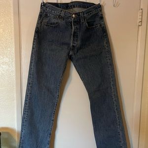 Levi 32x32 Blue Jeans